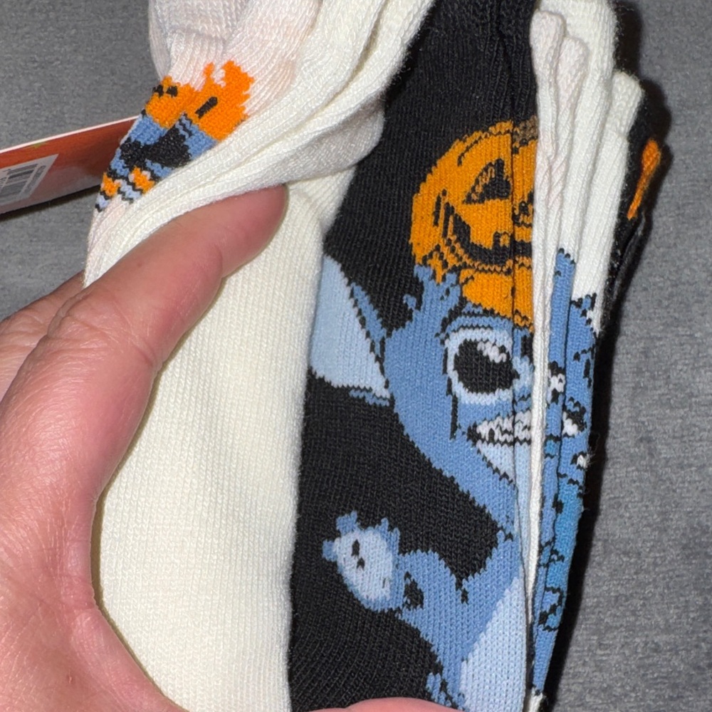 Disney Lilo & Stitch- Stitch 9 Pairs of Socks Set Unisex NWT - Picture 9 of 15